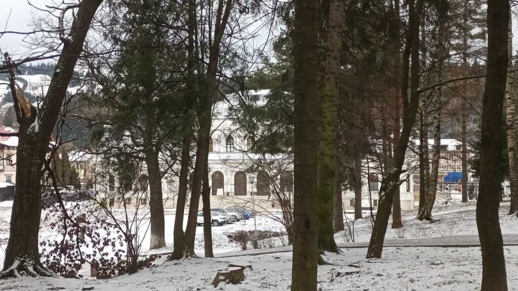 Cazinoul Bailor din Vatra Dornei, vedere din parc. FOTO Arhiva FIJET România