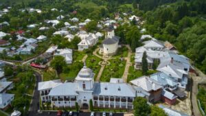 Mănăstirea Văratec de la Vânători Neamț. FOTO Arhiva FIJET România