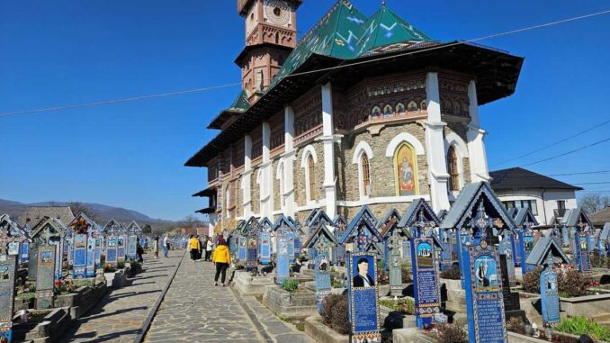 Cimitirul Vesel, Săpânța, Maramureș. FOTO: Dan Anghelescu